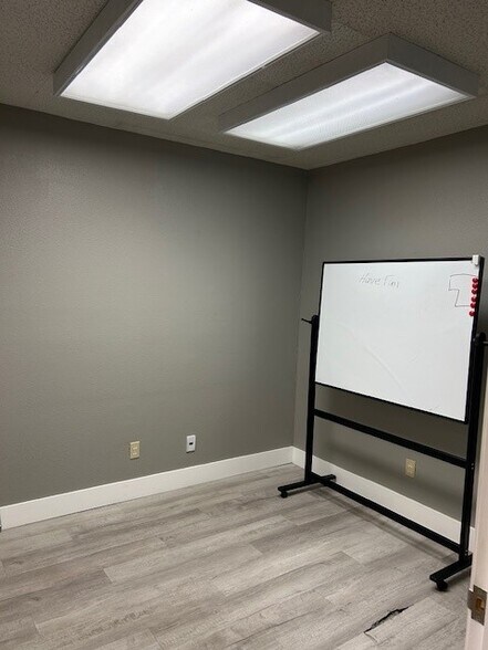 More Photos Of 140 Empire Ave, Modesto Warehouse For Lease