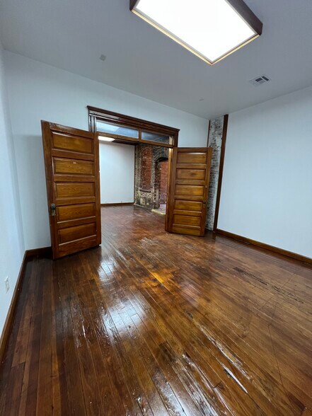 More Photos Of 101 N Broadway St, Hugo Freestanding For Lease