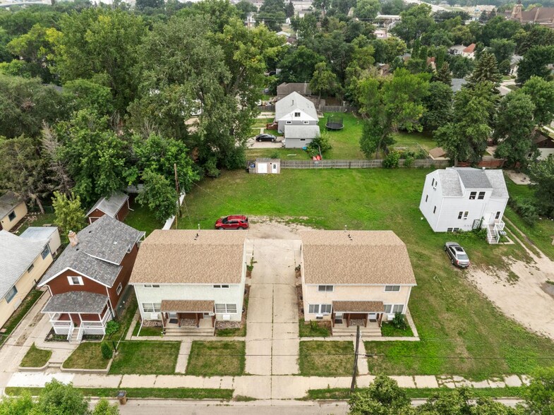 Primary Photo Of 5 8th Ave NW, Minot Apartments For Sale