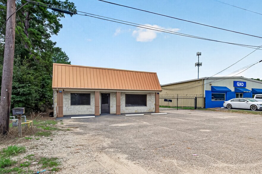 More Photos Of 214 N Loop 336 E, Conroe Office For Sale