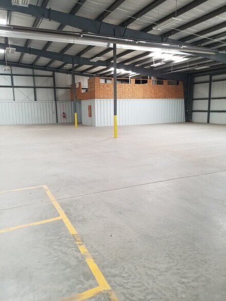 More Photos Of 6645 Swan Ct, Cheyenne Warehouse For Lease