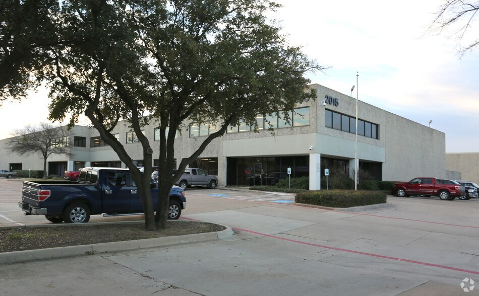 Primary Photo Of 2015 McKenzie Dr, Carrollton Warehouse For Lease