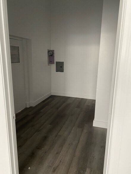 More Photos Of 2550-2564 Zoe Ave, Huntington Park Freestanding For Lease