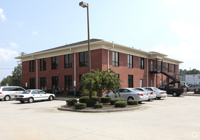 More Photos Of 8385 Cherokee Blvd, Douglasville Medical For Lease