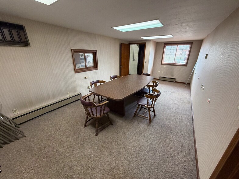 More Photos Of 2202 31st St NE, Canton Flex For Sale