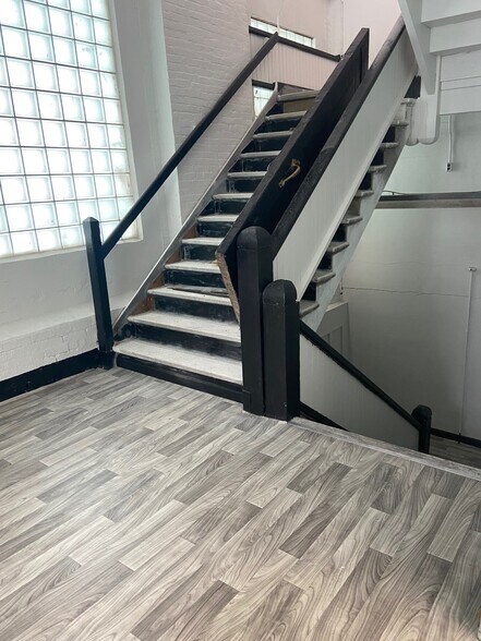 More Photos Of 831 Broad St, Utica Manufacturing For Lease