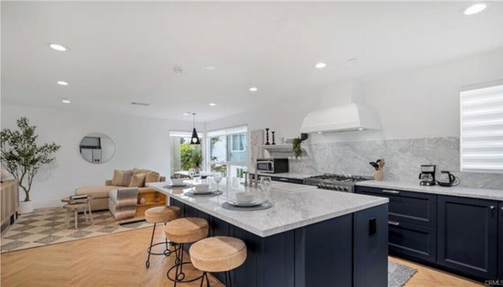More Photos Of 1351 Seward St, Los Angeles Apartments For Sale