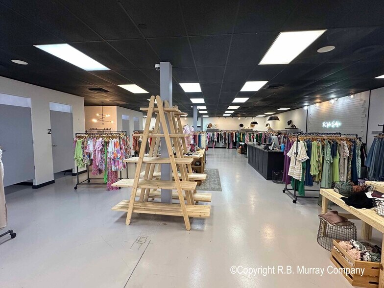 More Photos Of 1324-1326 E. Battlefield, Springfield General Retail For Lease