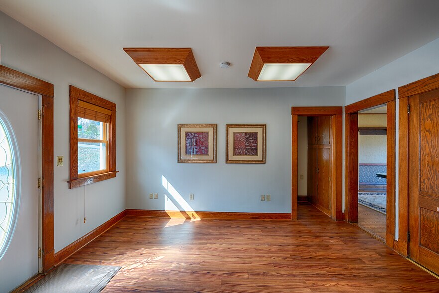 More Photos Of 105 Gleneida Ave, Carmel Office For Sale