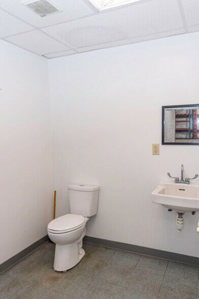 More Photos Of 4 Wilder Dr, Plaistow Warehouse For Sale