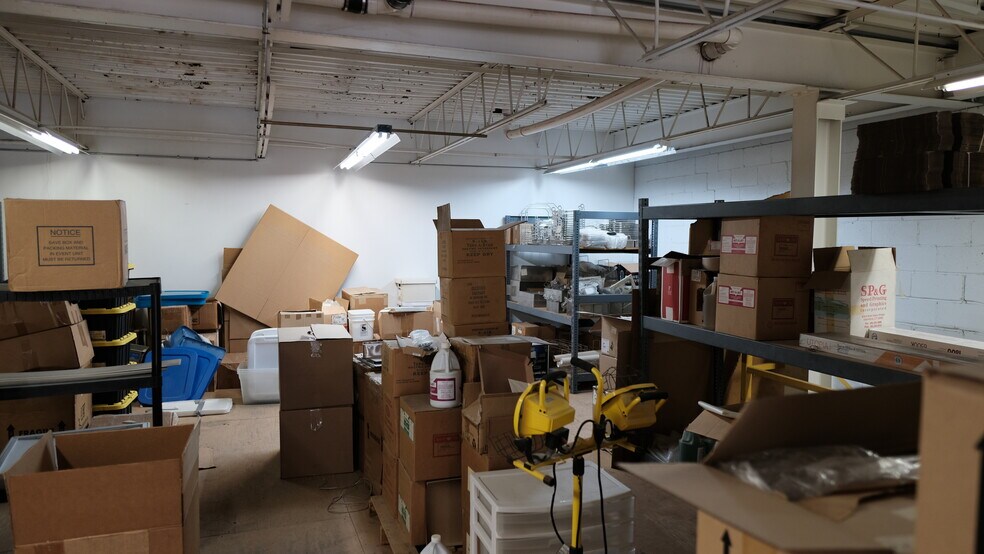 More Photos Of 130 Lenox Ave, Stamford Warehouse For Sale