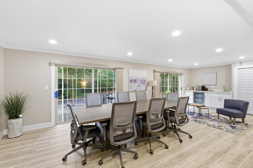 More Photos Of 4651 Roswell Rd NE, Atlanta Medical For Lease