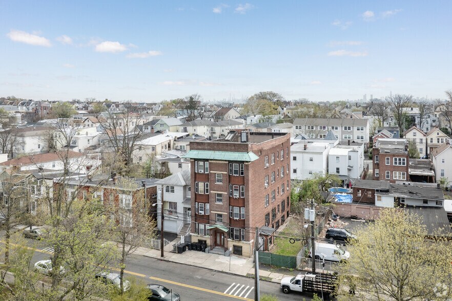 More Photos Of 255-257 Lake St, Newark Apartments For Sale