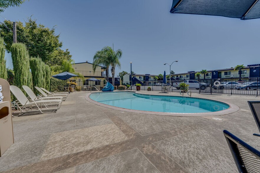 More Photos Of 710 S Cherokee Ln, Lodi Hospitality For Sale