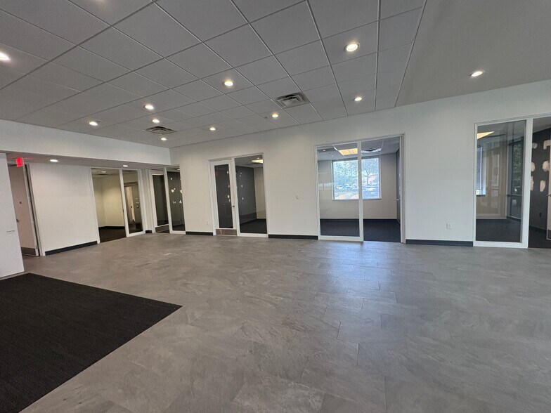 More Photos Of 12965 Collier Blvd, Naples Bank For Lease