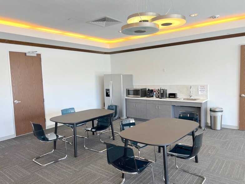 More Photos Of 2540 King Arthur Blvd, Lewisville Unknown For Lease