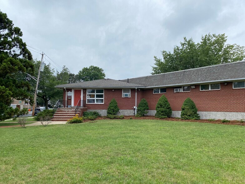 More Photos Of 299 Guyon Ave, Staten Island Medical For Lease