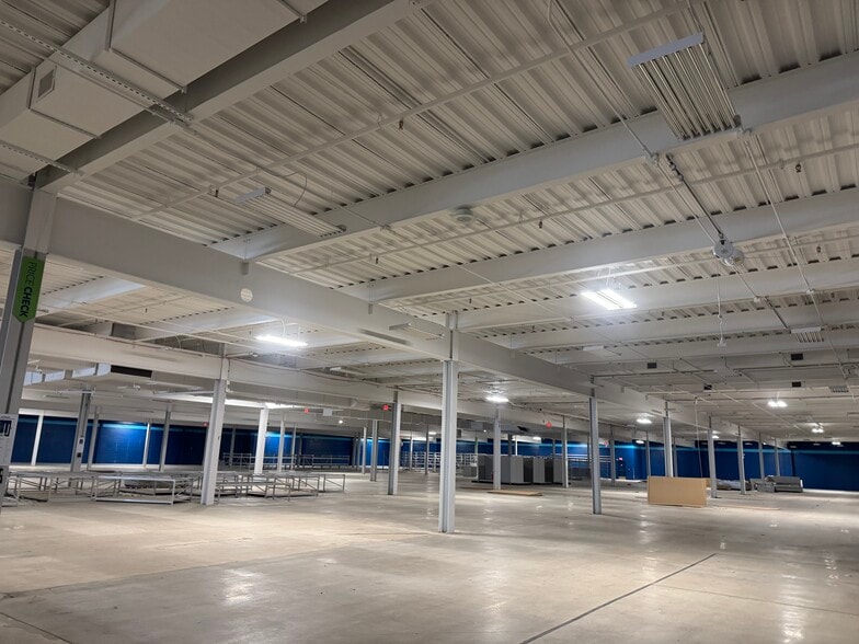 More Photos Of 2301-2311 Route 66, Ocean Unknown For Lease