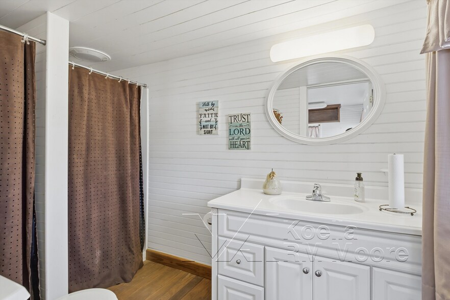 More Photos Of 1522 New Hope Rd, Rockwood Specialty For Sale