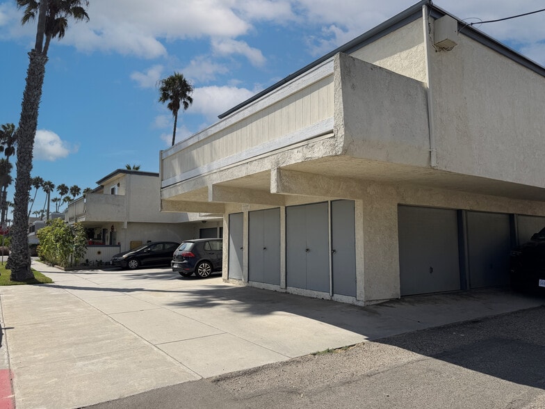 More Photos Of 123 14th St, Huntington Beach Apartments For Sale