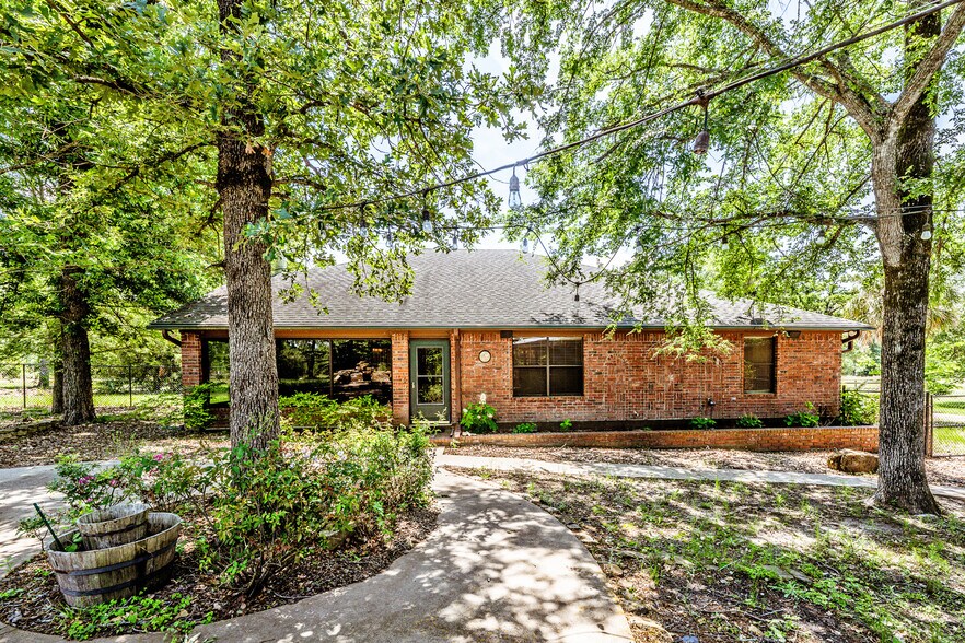 More Photos Of 1726 I-45 North, Huntsville Land For Sale