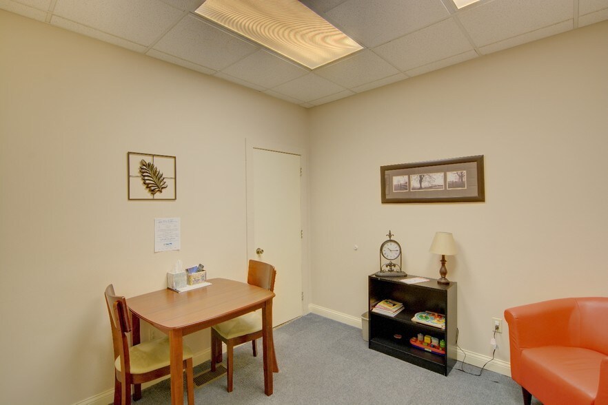 More Photos Of 113 W Mulberry St, Kokomo Storefront Retail Residential For Sale