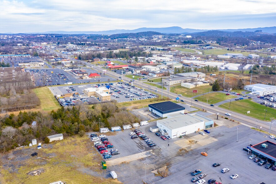 More Photos Of 2675 S Main St, Harrisonburg Auto Dealership For Lease