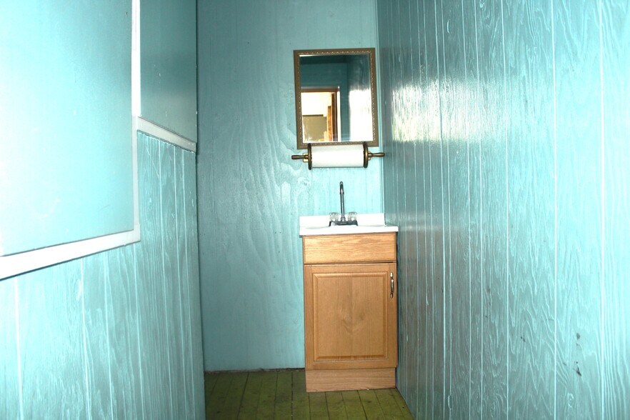 More Photos Of 944 Main St, Evanston Storefront Retail Office For Sale