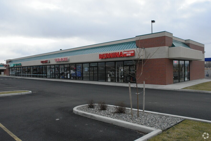 Primary Photo Of 2705 E Lincoln Ave, Sunnyside Unknown For Lease