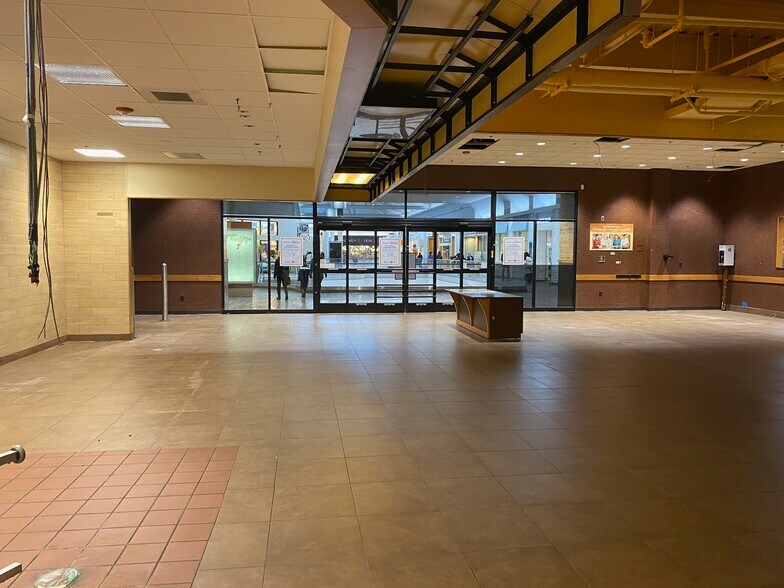 More Photos Of 1245 Worcester St, Natick General Retail For Lease