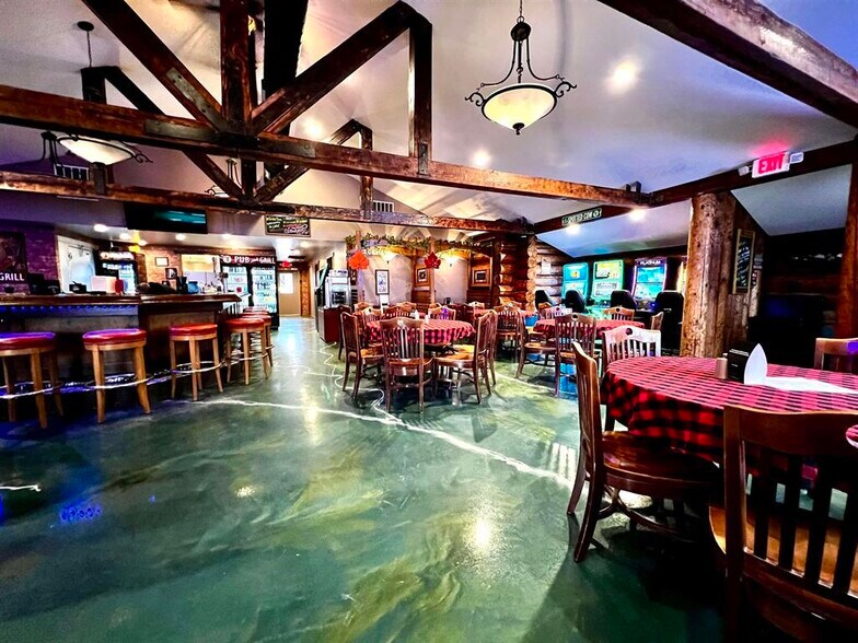 More Photos Of 307 Main St, Hollandale Restaurant For Sale