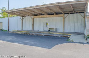 More Photos Of 2530-2534 US Route 9W, Ravena Showroom For Sale