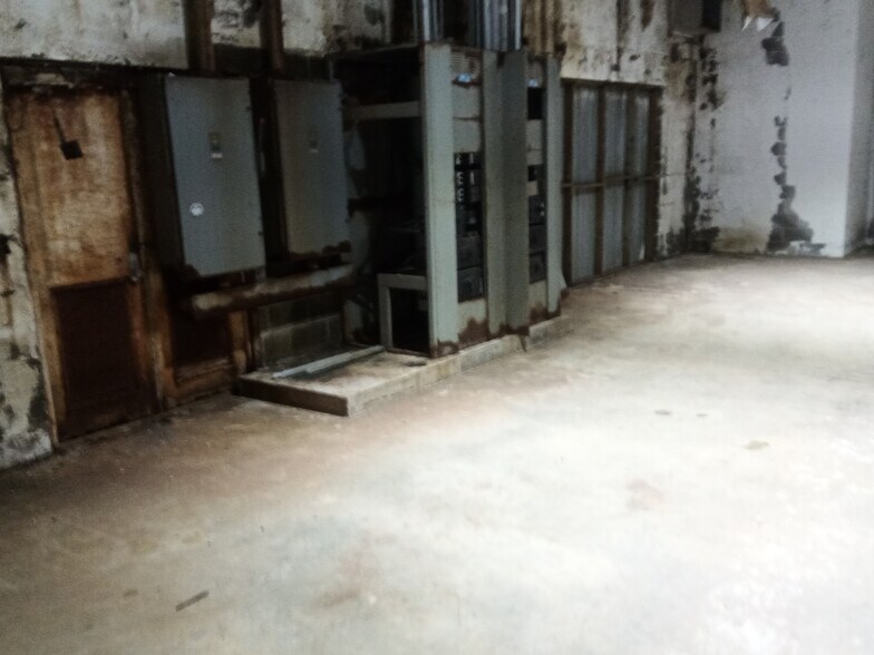 More Photos Of 45 Industrial Blvd, Hurtsboro Industrial For Sale