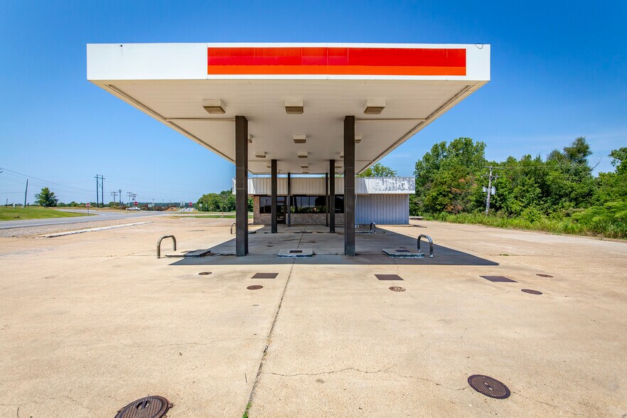 More Photos Of 140 E Reynolds Rd, Arkadelphia Convenience Store For Sale