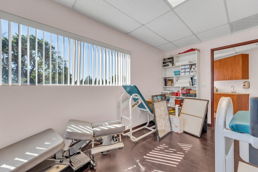 More Photos Of 515 Michigan Blvd, West Sacramento Medical For Sale