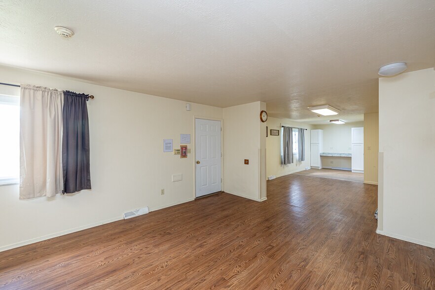 More Photos Of 7997 Wesley Dr, Strongsville Apartments For Sale