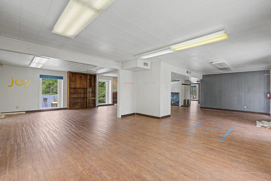 More Photos Of 1117 10th St, Huntsville Office For Lease