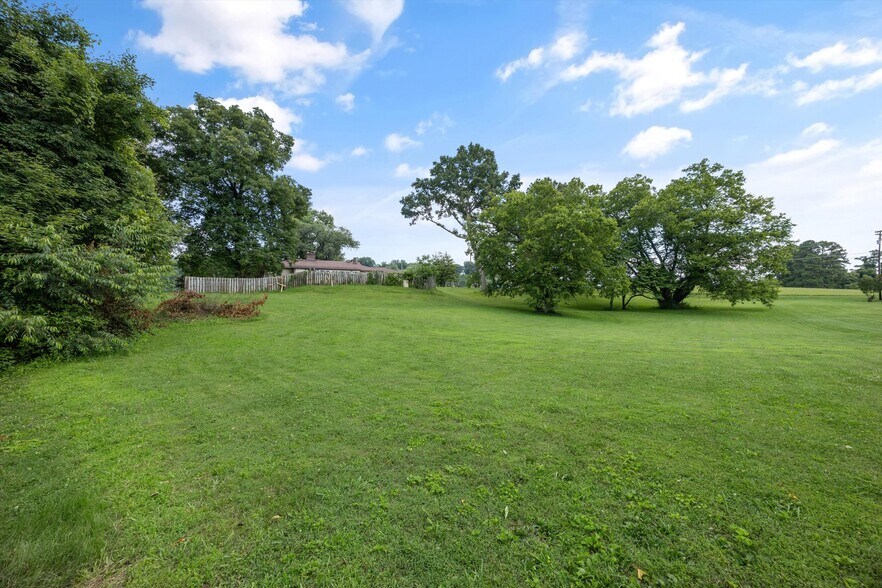 More Photos Of 945 Crescent, Louisville Land For Sale