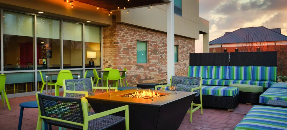 More Photos Of 1005 Landmark Blvd, Tupelo Hotel For Sale