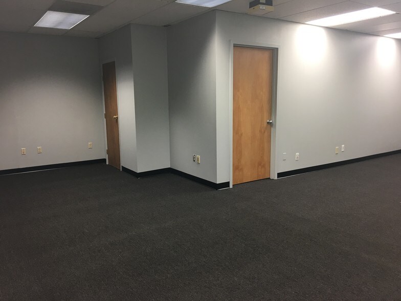 More Photos Of 90 Grove St, Ridgefield Medical For Sale