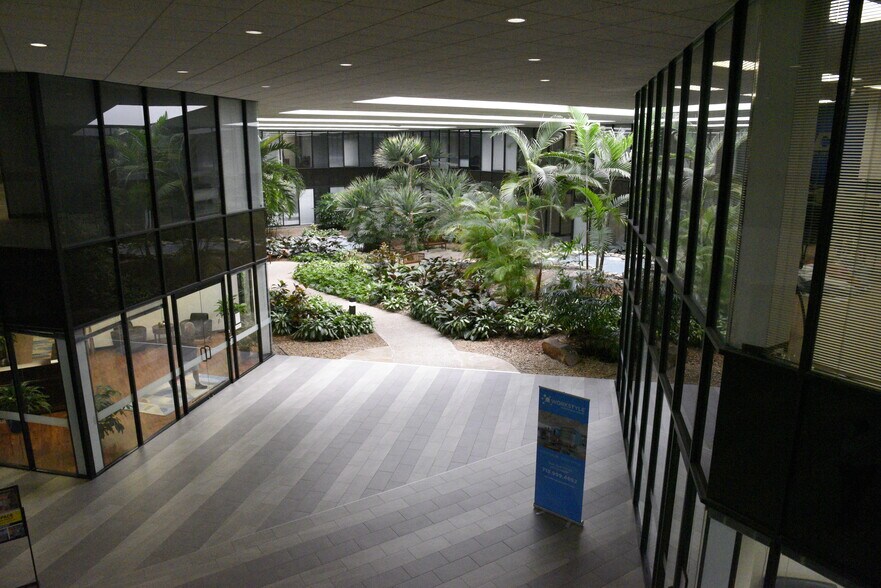 More Photos Of 16770 Imperial Valley Dr, Houston Office For Lease