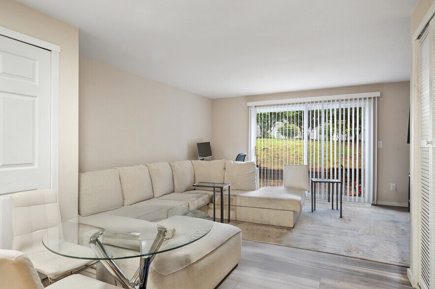 More Photos Of 20611 108th Ave SE, Kent Apartments For Sale