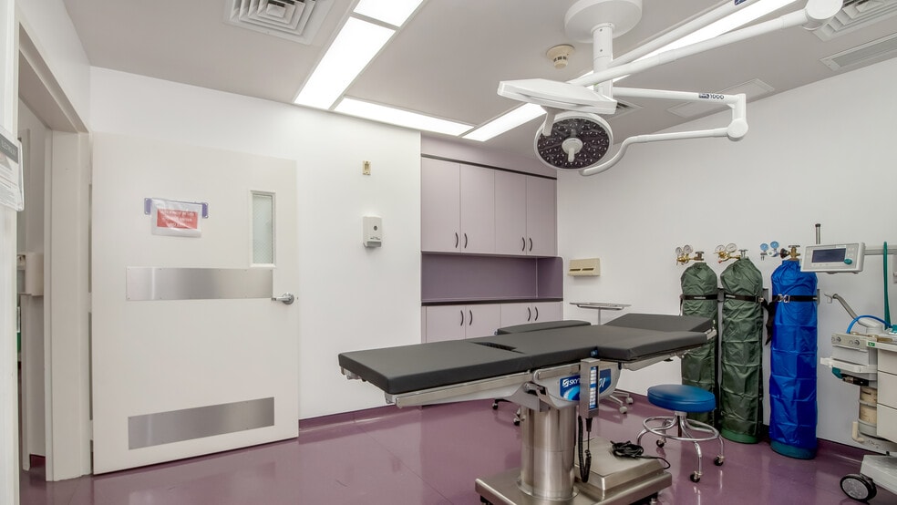 More Photos Of 7777 N University Dr, Tamarac Medical For Sale