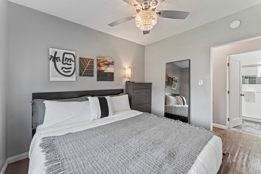 More Photos Of 281 W Main St, Ventura Storefront Retail Residential For Sale