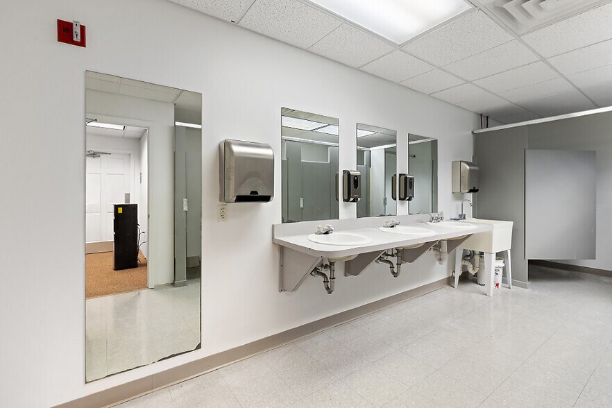 More Photos Of 4 Industrial Pky, Brunswick Manufacturing For Lease