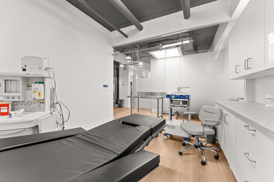 More Photos Of 21 Camden St, Toronto Office For Sale