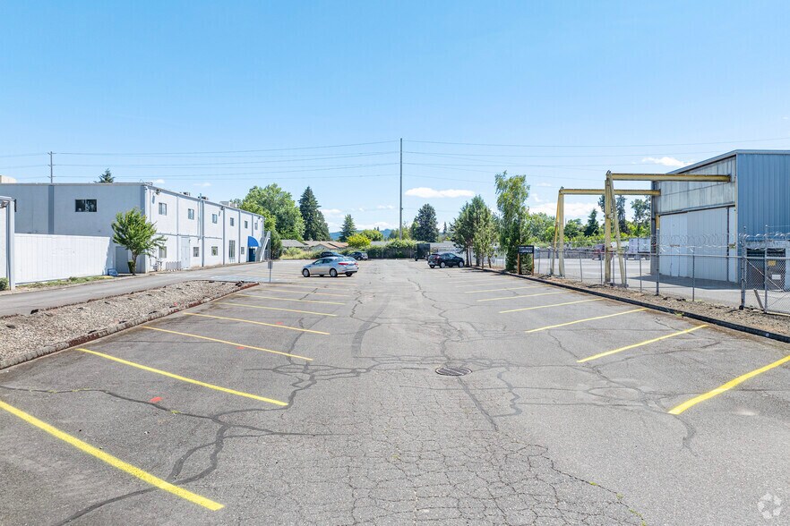 More Photos Of 3700 24th Ave, Forest Grove Office For Sale