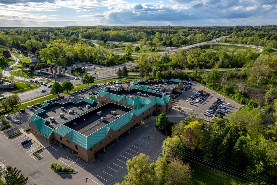 More Photos Of 7210 N Main St, Village of Clarkston Medical For Lease