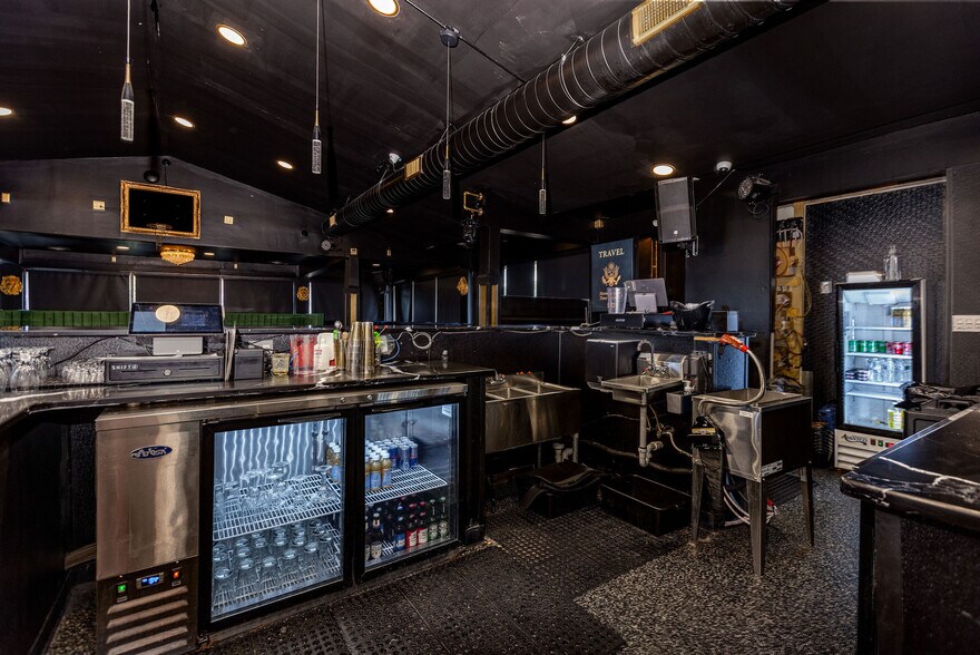 More Photos Of 8021 Hamilton Ave, Cincinnati General Retail For Sale