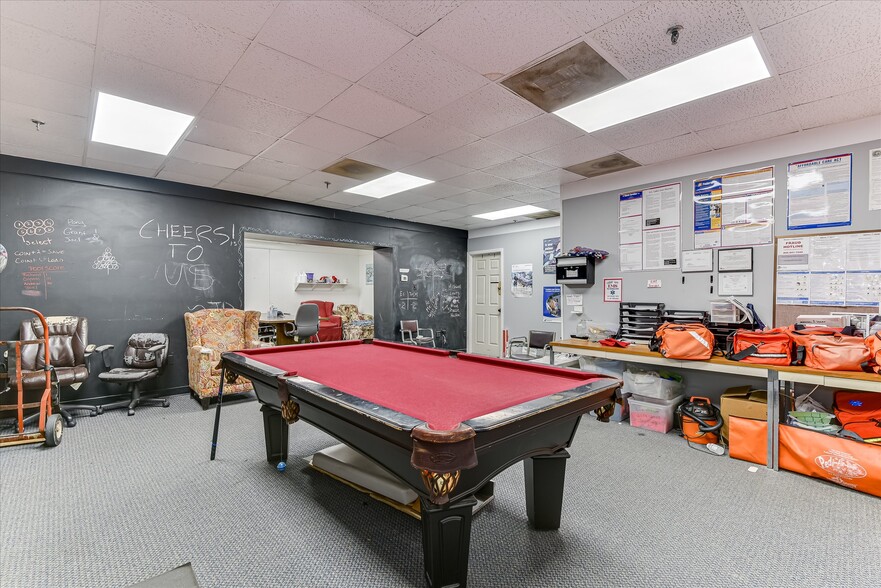 More Photos Of 1089 Augusta Rd, Warrenville Office For Sale